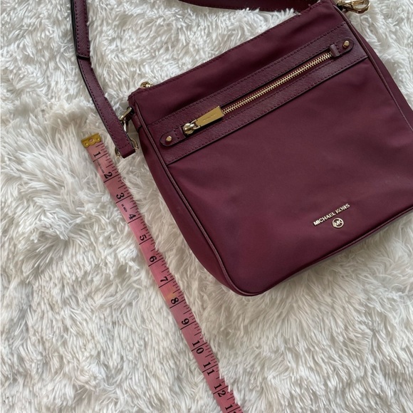 Michael Kors | Jet Set Nylon Gabardine Messenger Bag - Picture 9 of 10